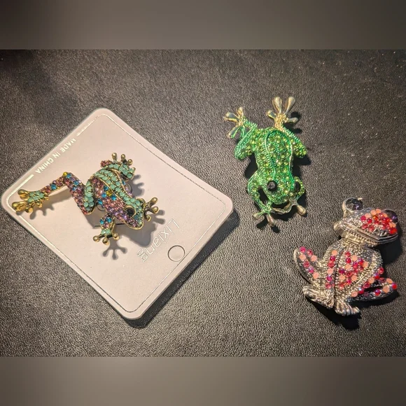 Colorful Rhinestone Frog/ Gecko Brooch Set - Picture 2 of 4